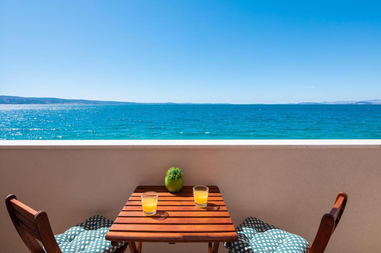 Blue Lagoon Beach Apartments Dugi Rat Exterior foto