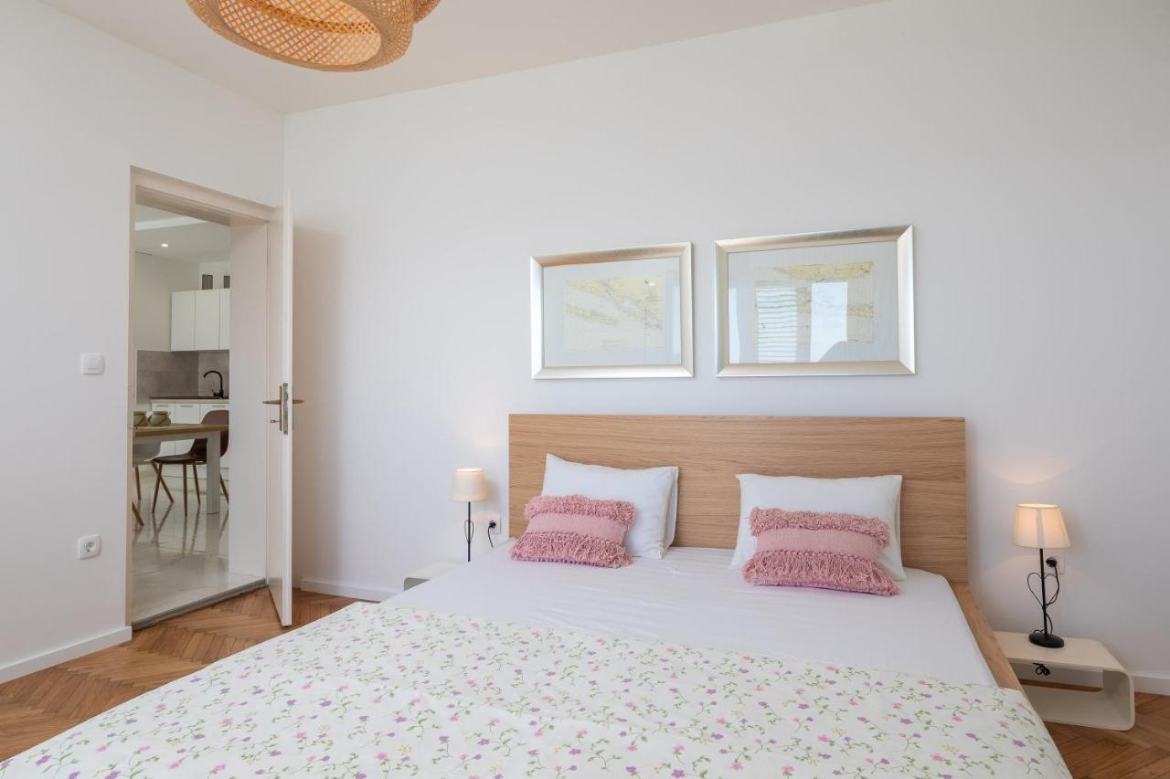 Blue Lagoon Beach Apartments Dugi Rat Exterior foto